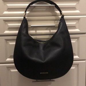 Michael Kors “Lydia” hobo handbag in black. NWT